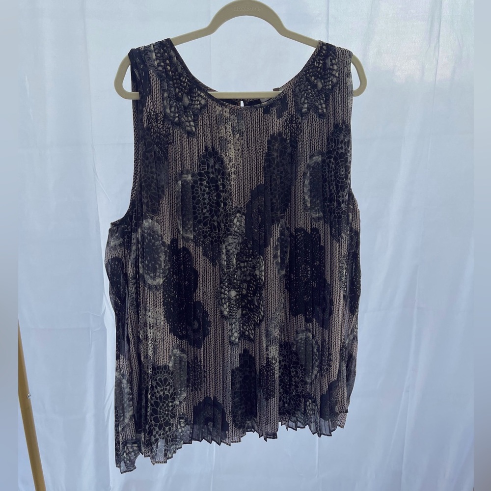 Dark Gray and Black Sleevless Blouse